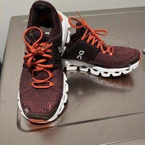 On cloud shoes women’s size 8